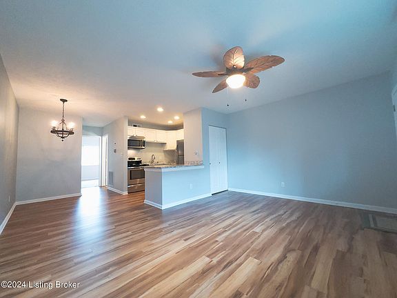 3rd image of 305 Casa Bella Ct