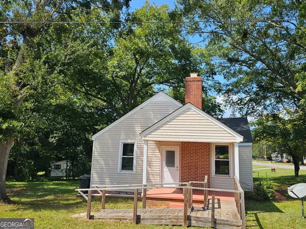 846 Benson St, Hartwell, GA 30643