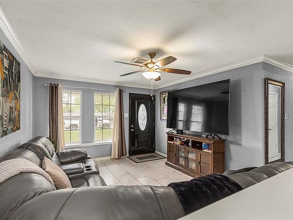 4th image of 4007 Brookmeade Dr