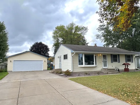 2244 Roth Pl, White Bear Lake, MN 55110