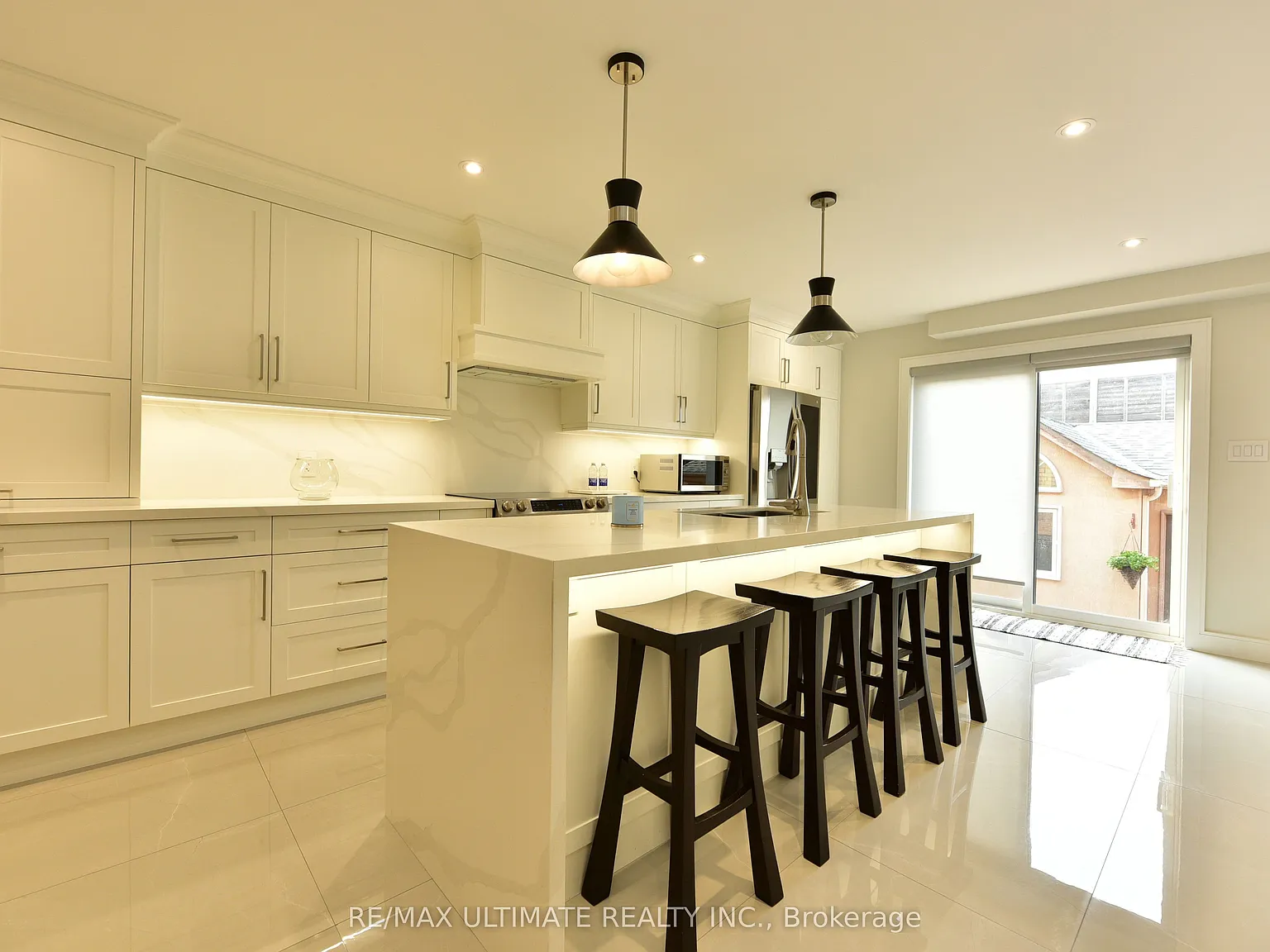 3 bed, $3,700 — Photo 2