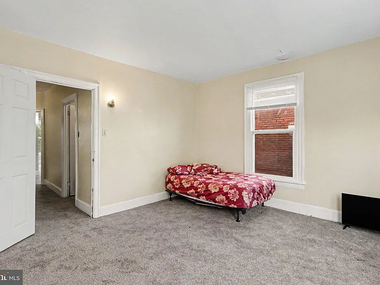 1851 Spencer St — Photo 12