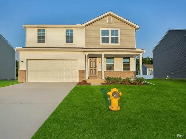 2236 Gunnison Ln, Monroe, MI 48162