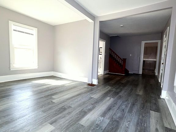 5th image of 176 W Pearl St