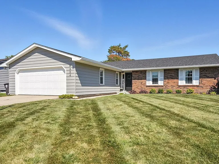 9304 Dawnsford Dr — Photo 1