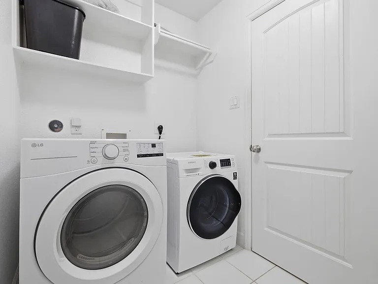 6011 Truro St #B — Photo 19