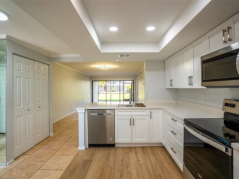 5797 Summer Side Ln #7A — Photo 10