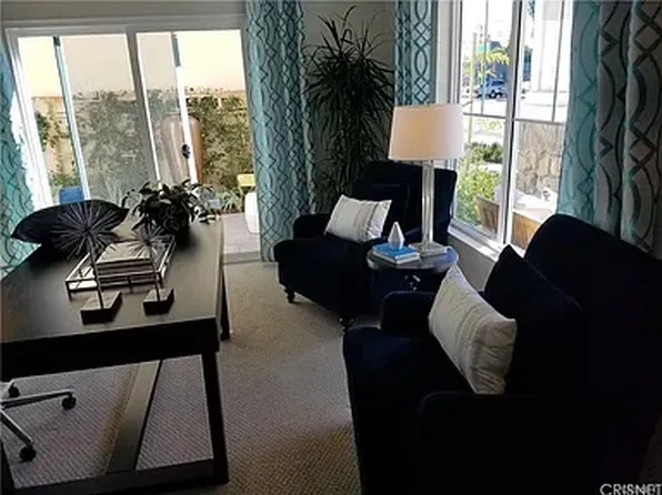 21936 Walters Dr, Chatsworth, CA 91311