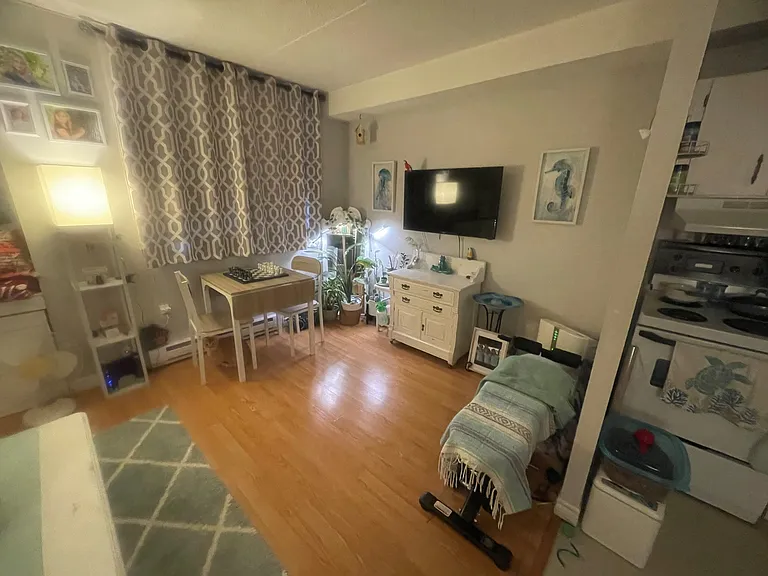 149 Mississauga Ave — Photo 9