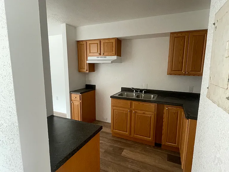 200 Colonial Hts #A1 — Photo 3