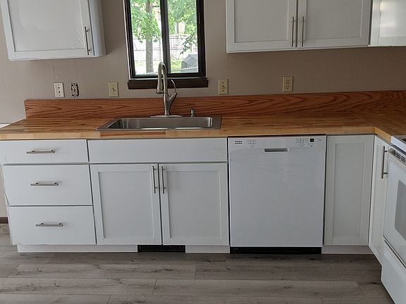 2nd image of 861 Beechlawn Ct