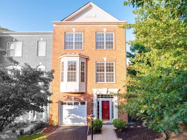 13080 Park Crescent Cir, Herndon, VA 20171