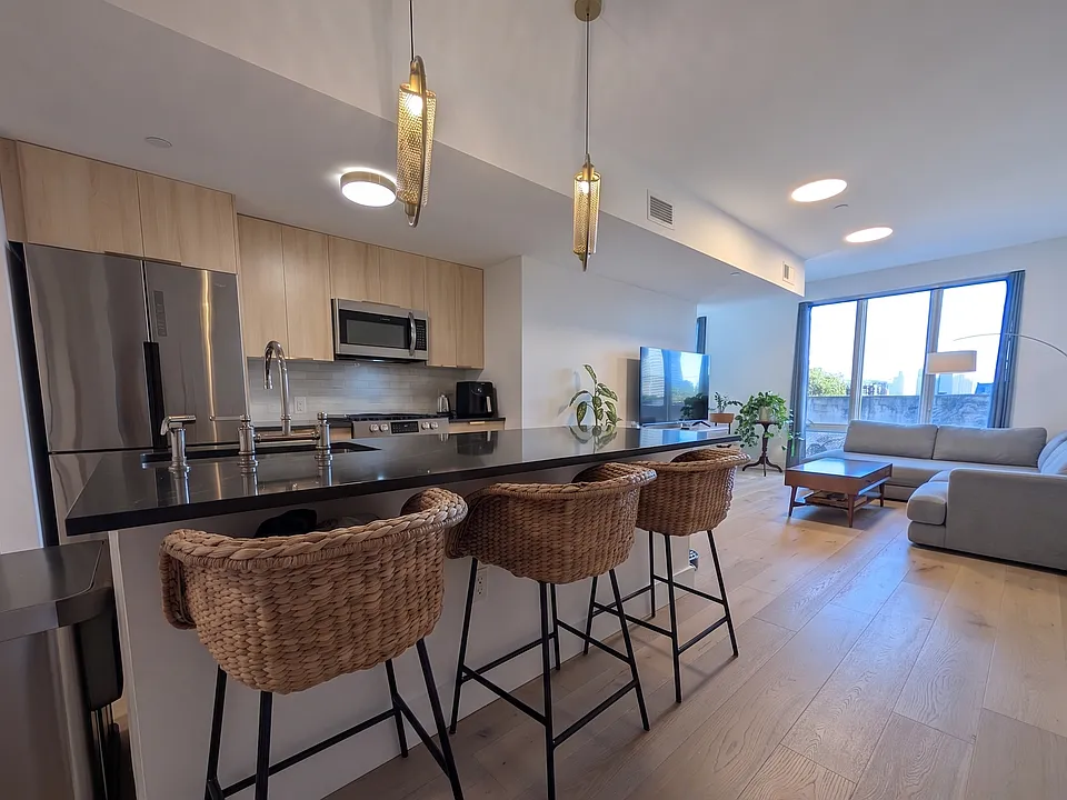 348 Baldwin Ave #501