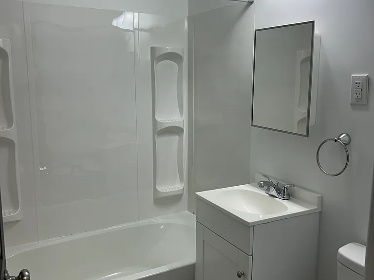 100-21C Midland Hts — Photo 8