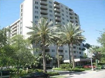 90 Edgewater Dr APT 818, Coral Gables, FL, 33133