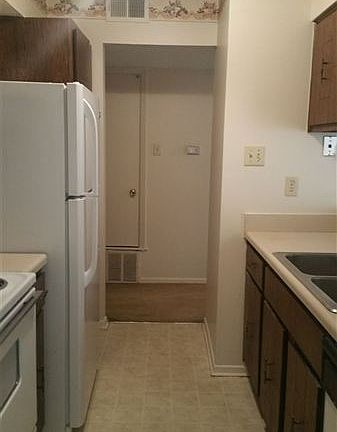 3rd image of 2832 Los Gatos Ct APT 1
