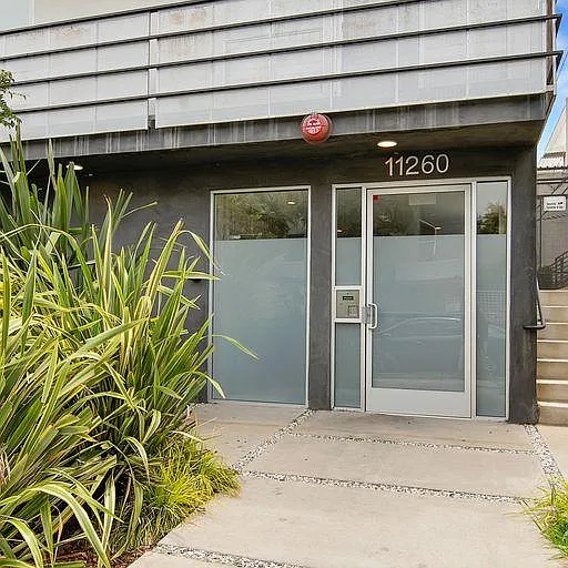 11260 Mississippi Ave — Photo 2