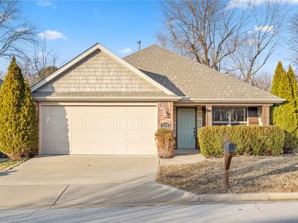 270 E Granada St, Fayetteville, AR 72703