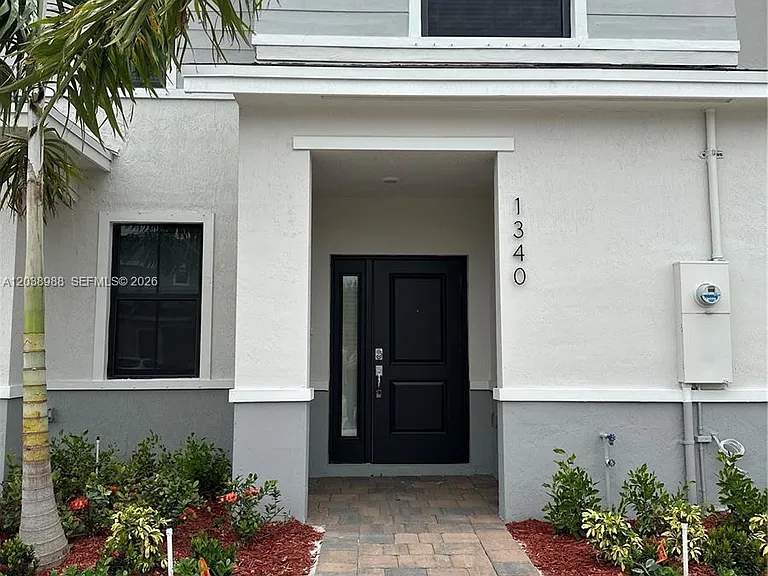 1340 NE 3rd Ave #1340 — Photo 3