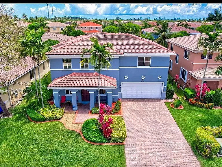 20587 NW 12th Ave — Photo 6