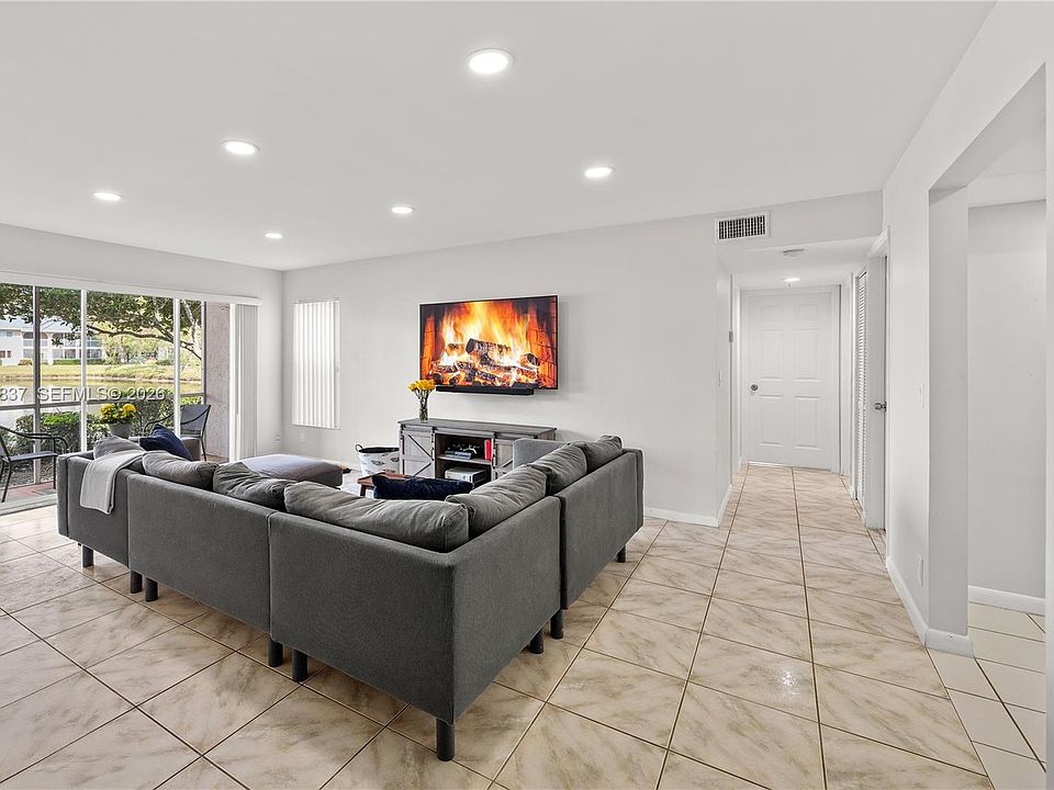 13870 Oneida Dr APT H1, Delray Beach, FL 33446 | Zillow