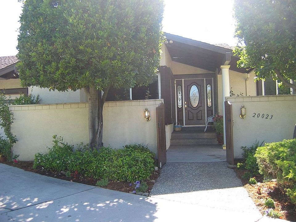 Graceful Front entry