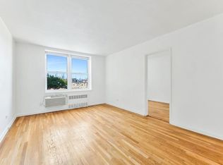 46-01 39th Ave APT 220, Queens, NY 11104