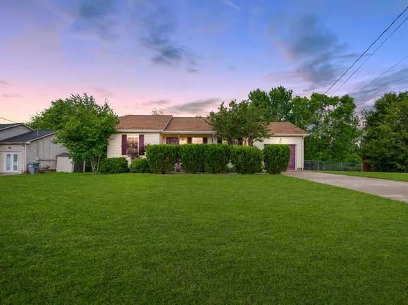 965 Van Buren Ave, Oak Grove, KY 42262