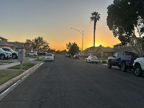 5th image of 2411 W Olive Ave