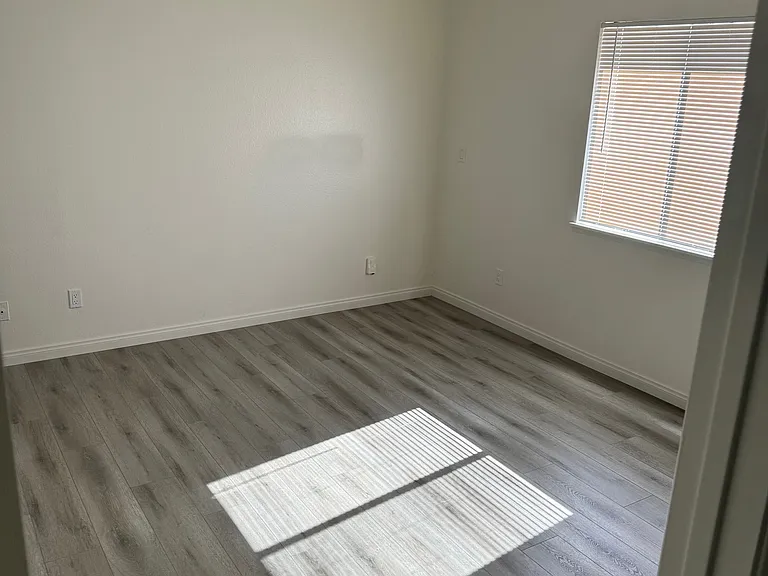 1004 W Atkins Ave #A — Photo 5