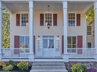 2 Mill St, Pittstown, NJ 08867