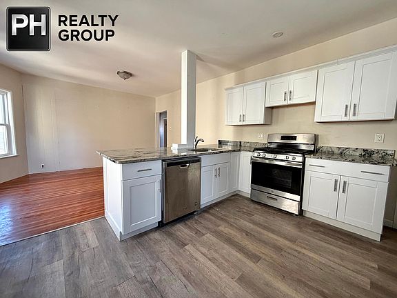 2nd image of 21 Oakland Ave Floor 2