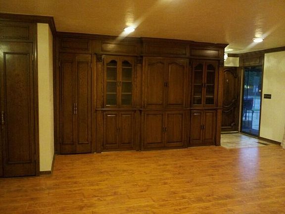 5th image of 7904 Lakehurst Dr