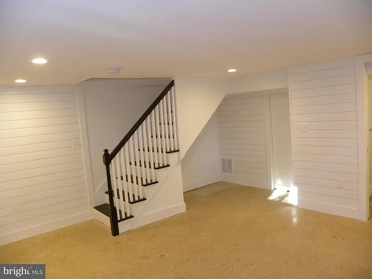 609 Ramsey St — Photo 13