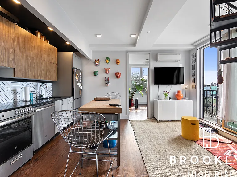 311 Woodbine St #4F — Photo 3