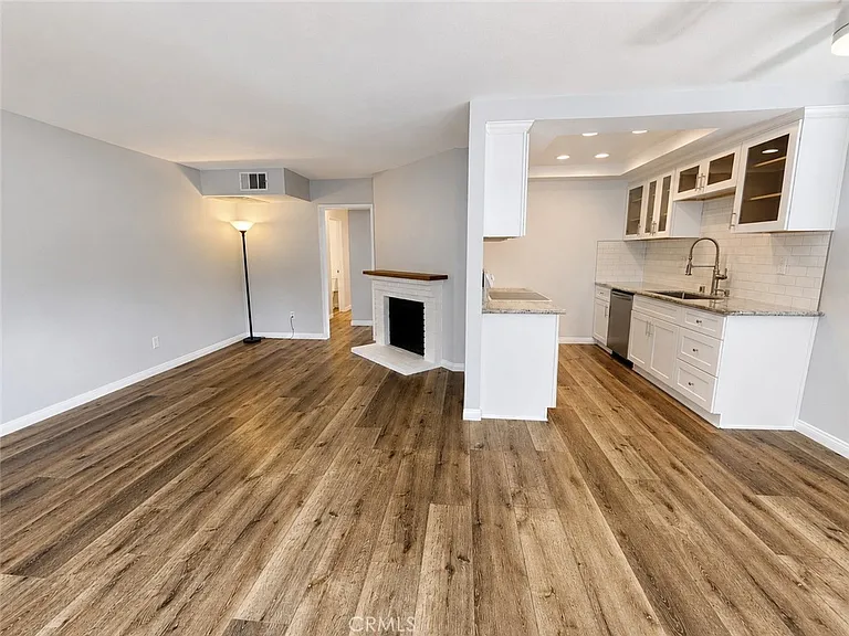 131 S Poplar Ave #26 — Photo 3