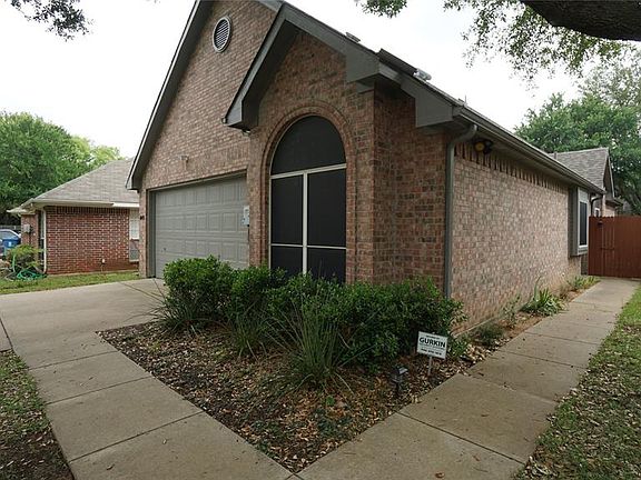 2nd image of 4145 One Place Ln #1