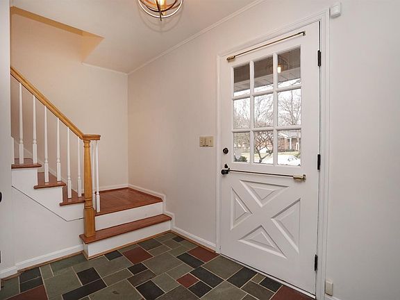 3rd image of 7856 Trailwind Dr