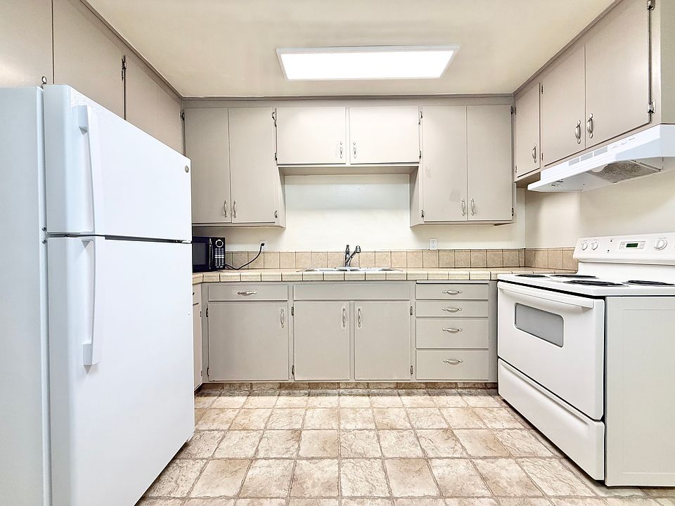 1st image of 132 N Washington Ave APT 1