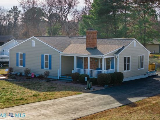 153 Sharon Hill Dr, Deltaville, VA 23043