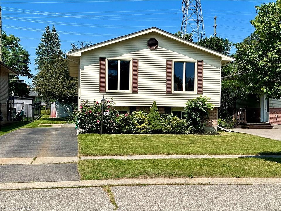 1st image of 14 Arbor Dr