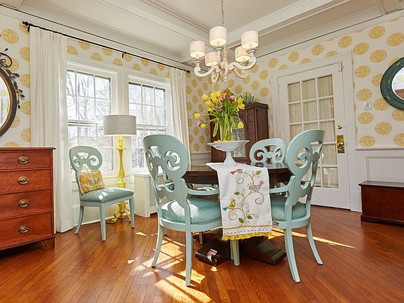 Elegant Architectural Detail