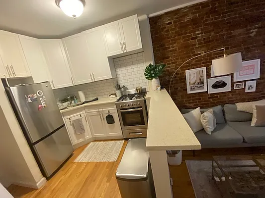 Rented by Longbrook Real Estate Capital LLC | media 10