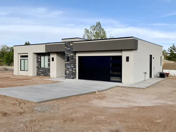 1825 S Powell Dr, Kanab, UT 84741