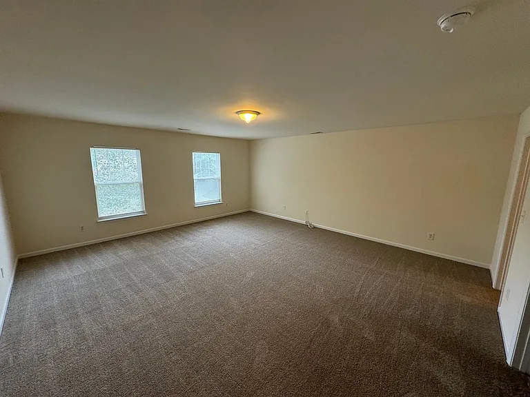 1420 Ladora Dr — Photo 9