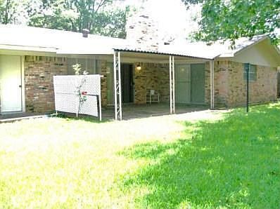 3rd image of 2023 Greenbriar Dr