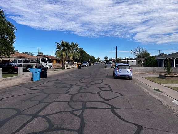 5th image of 2915 W Montecito Ave