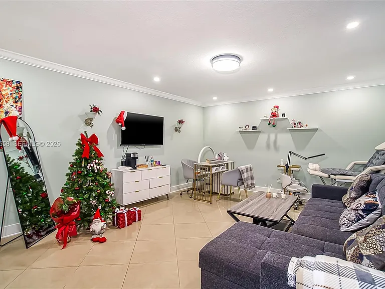 1457 Atlantic Shores Blvd #1 — Photo 3