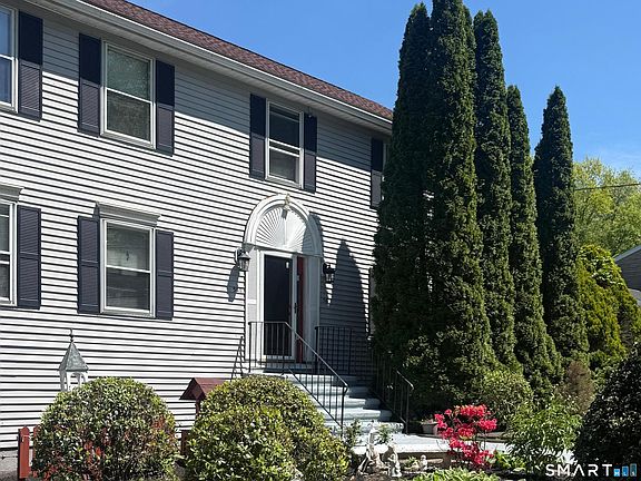 2nd image of 541 Middlebury Road