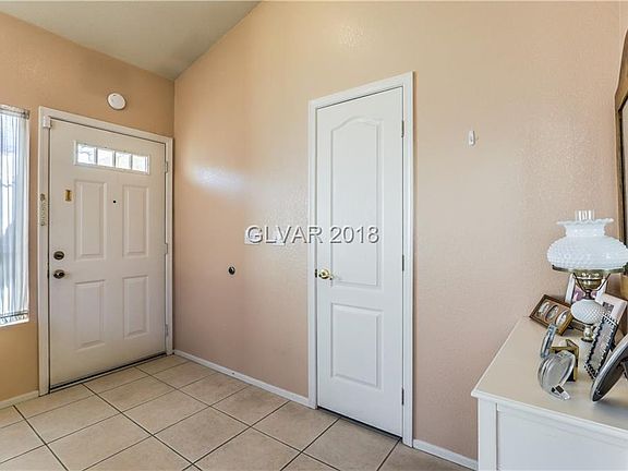 3rd image of 2408 Bloomington Dr